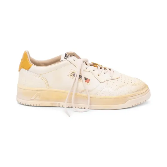 Autry Medalist leather “White” (AVLMKG02)