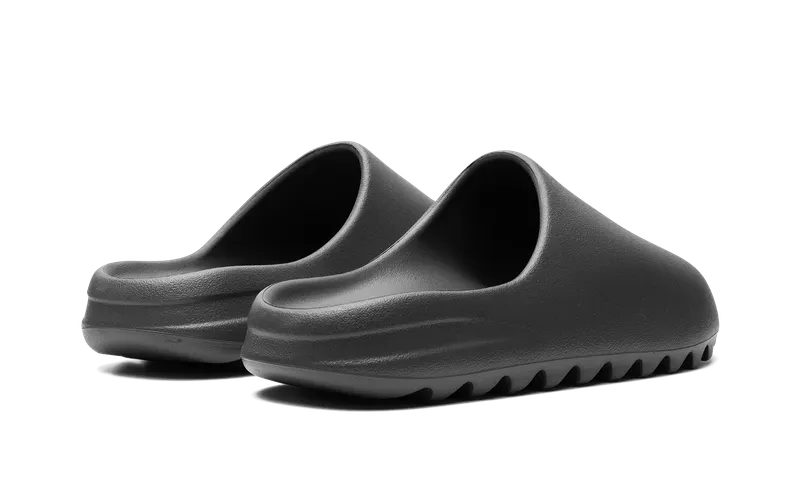 Yeezy Slide “Dark Onyx” (ID5103)