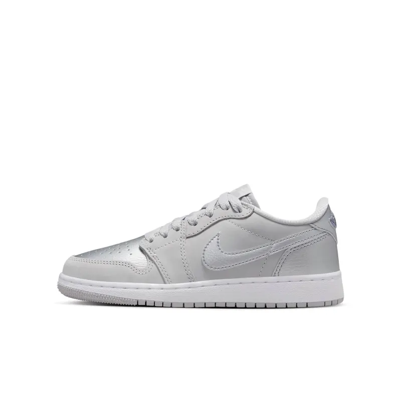 Jordan 1 Low OG GS “Metallic Silver” (CZ0858-002)