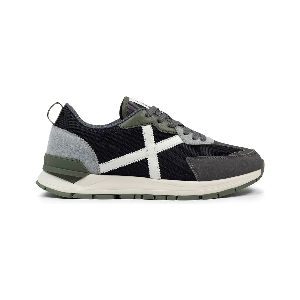 munich-sneaker 8832027