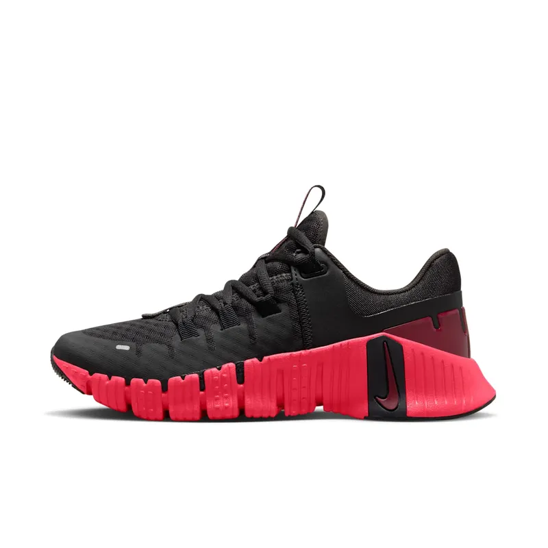 Nike Free Metcon 5 “Black / Challenge Red / Team Crimson / Siren Red” (DV3950-003)