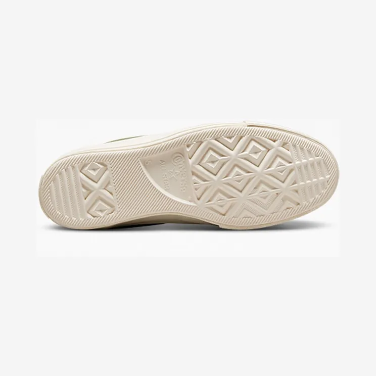 converse-sneaker A01333C