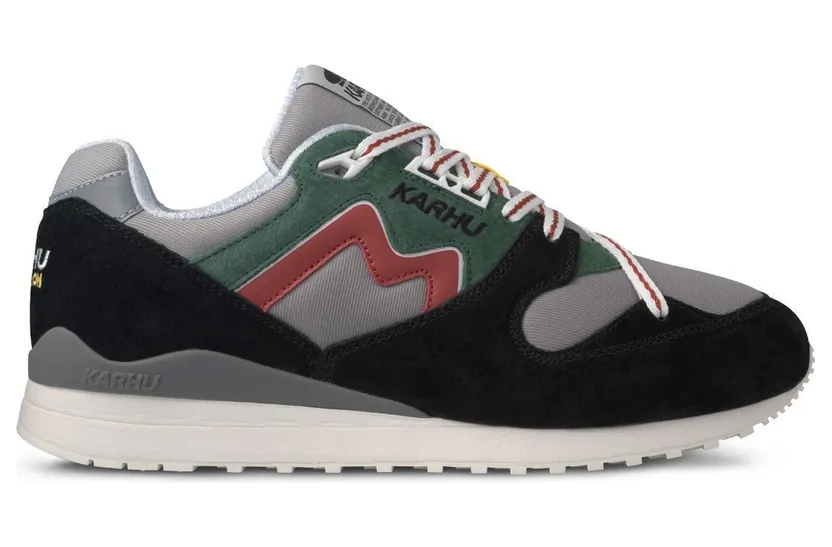 Karhu Synchron Classic Jet Black / Hot Sauce (F802666)