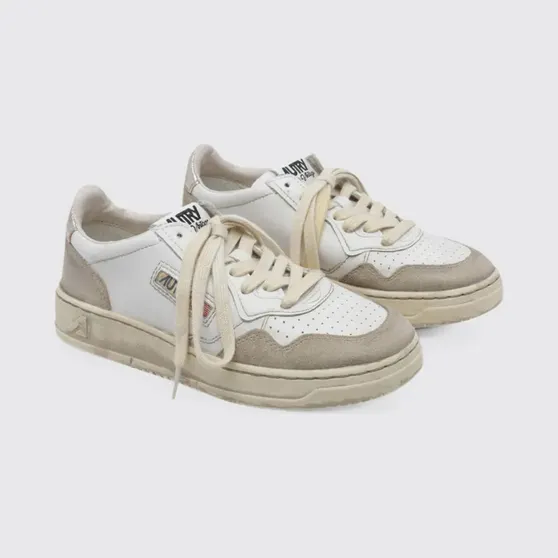 Autry Medalist Low Super Vintage Bicolour Leather Trainers with Worn Effect White (AVLWLS75)