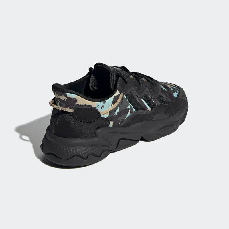 adidas OZWEEGO Core Black / Core Black / Hazy Beige (GV9710)