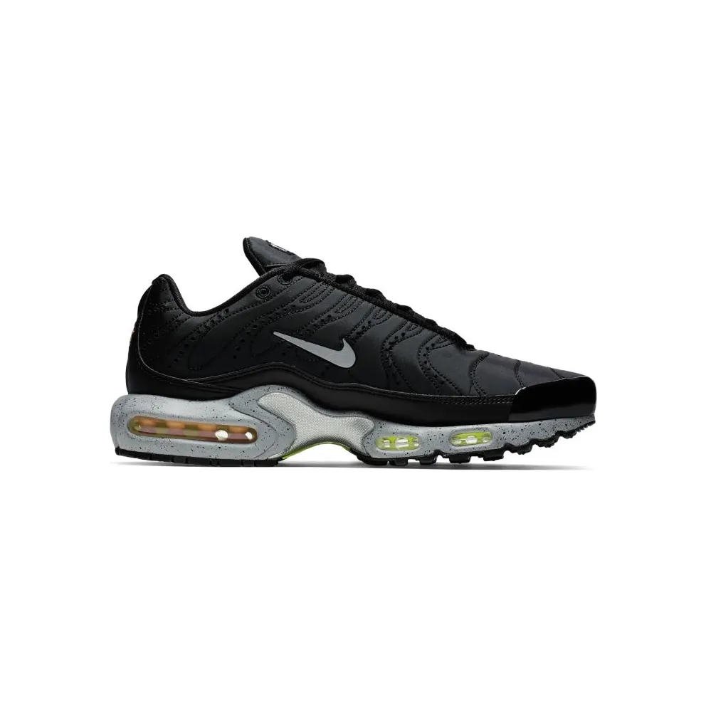 Nike Air Max Plus Tuned to Black Black/Matte Silver-Volt-Wolf Grey (815994-003)