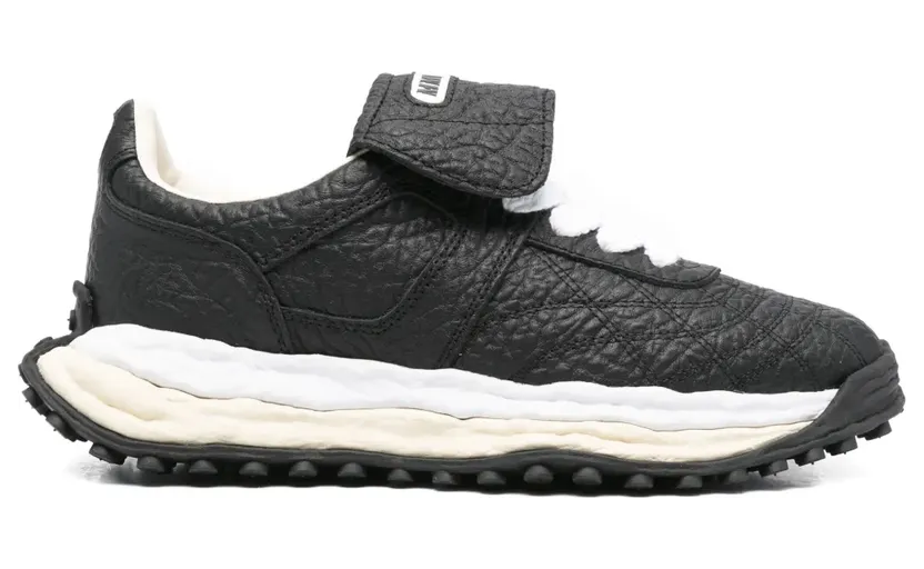 Maison MIHARA YASUHIRO Sneakers met logo – Zwart (A15FW707)
