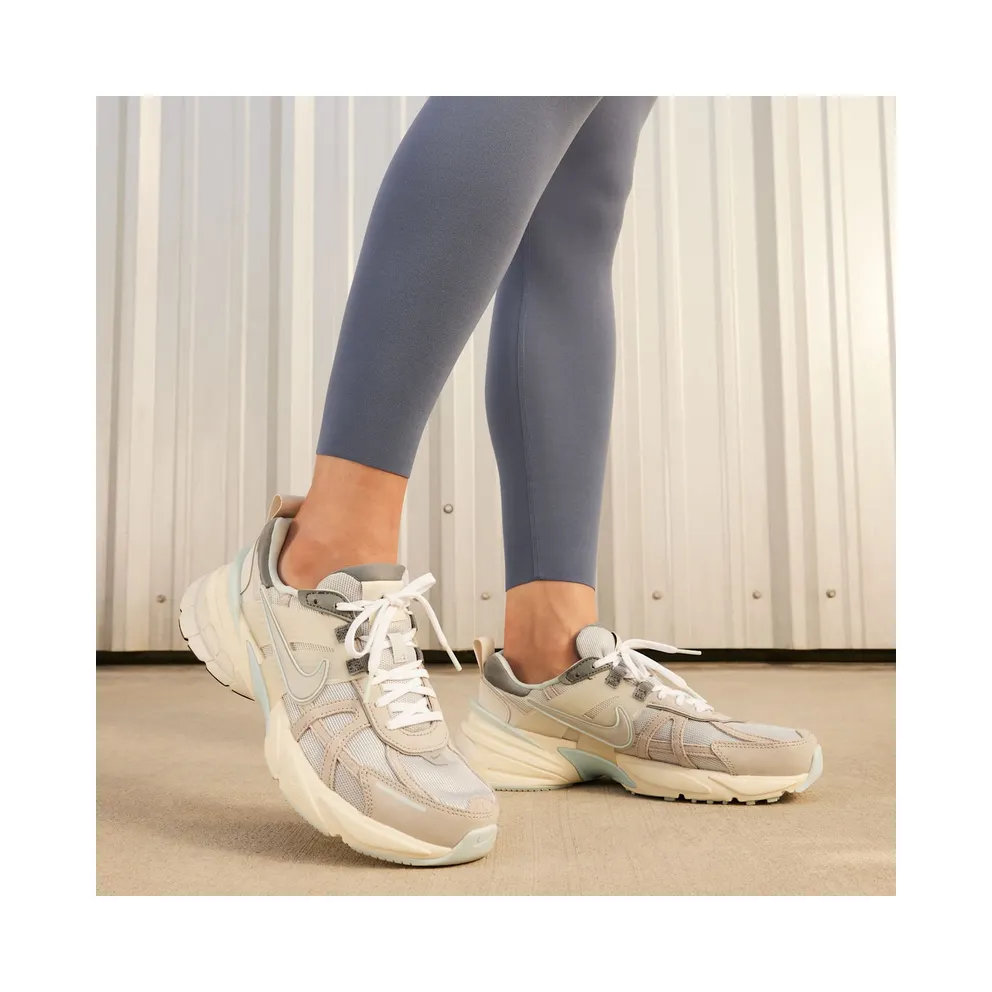 Nike V2K Run “METALLIC PLATINUM” (FZ3596-072)