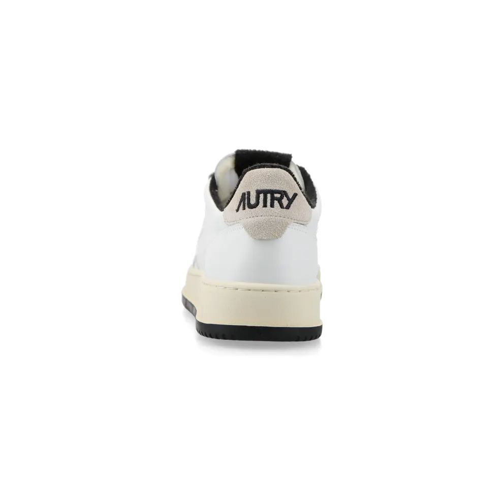 Autry Medalist Low (White / Black) – AULMVS08