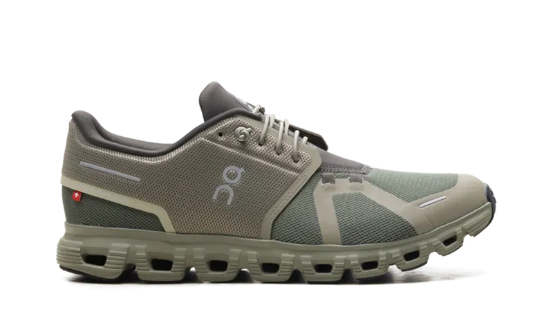 On Running Cloud 6 “Thyme/Olive” (3MG11275359)
