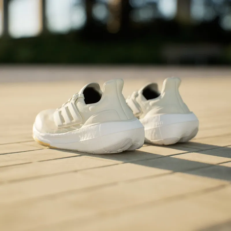 adidas Ultra Boost Light Ivory Core White Crystal Sand (ID3318)