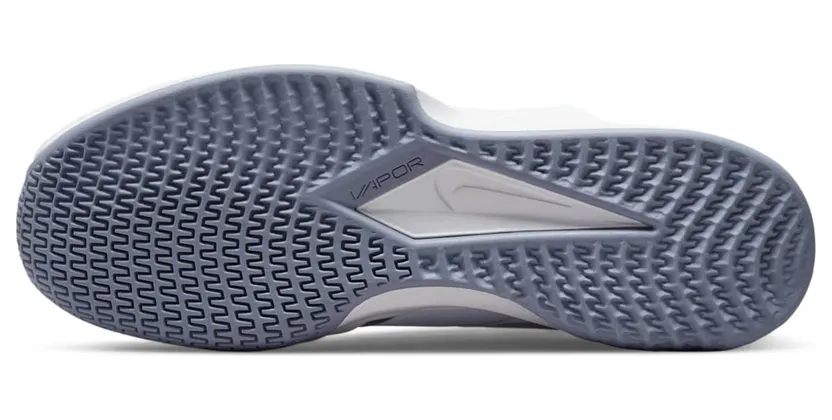 nikecourt DC3432-111