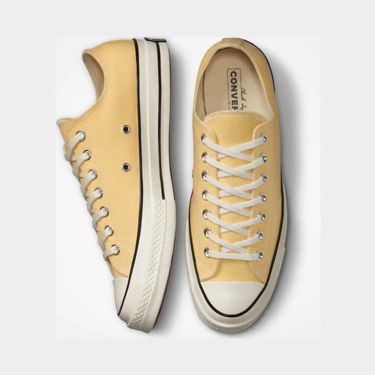 converse-chuck-taylor-all-star A02770C