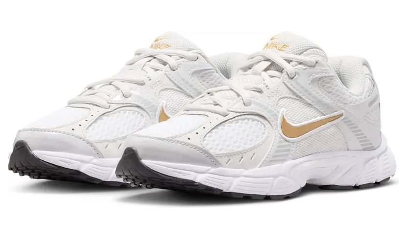 nike-v5-rnr HQ6411-104