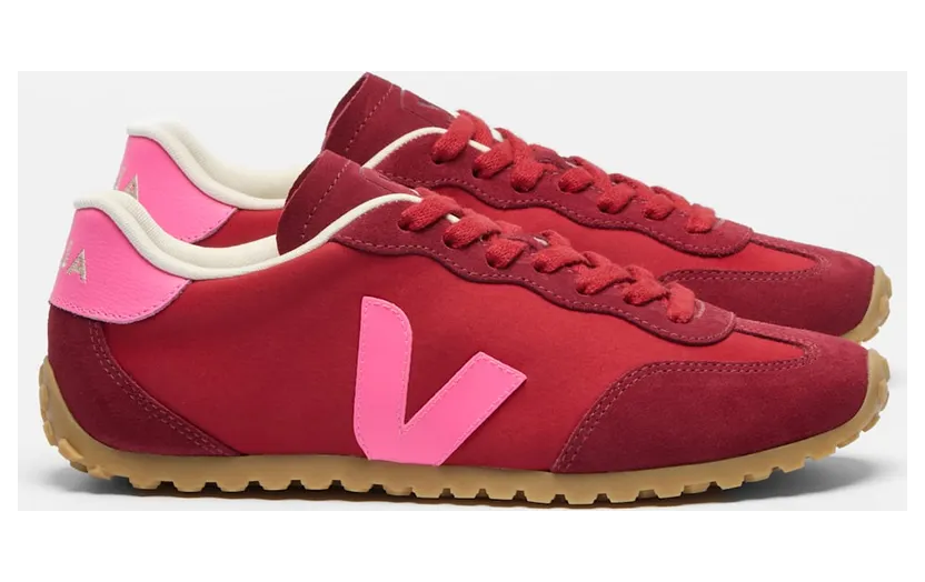 VEJA GT Sneakers mit Wildledereinsätzen und Logo-Patch – Rot (AI3421898)