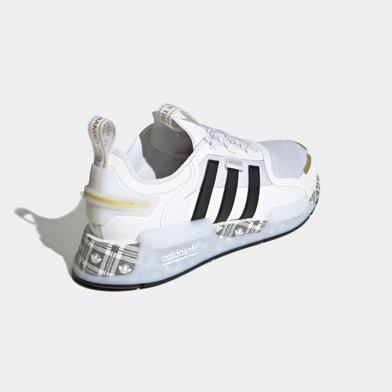 adidas NMD_R1 V3 Shoes Cloud White / Core Black / Gold Metallic (ID6712)