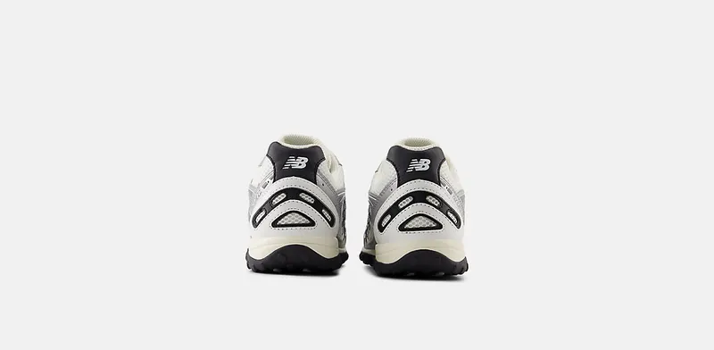 New Balance 204L “Silver Metallic Black” (U204LSWD)