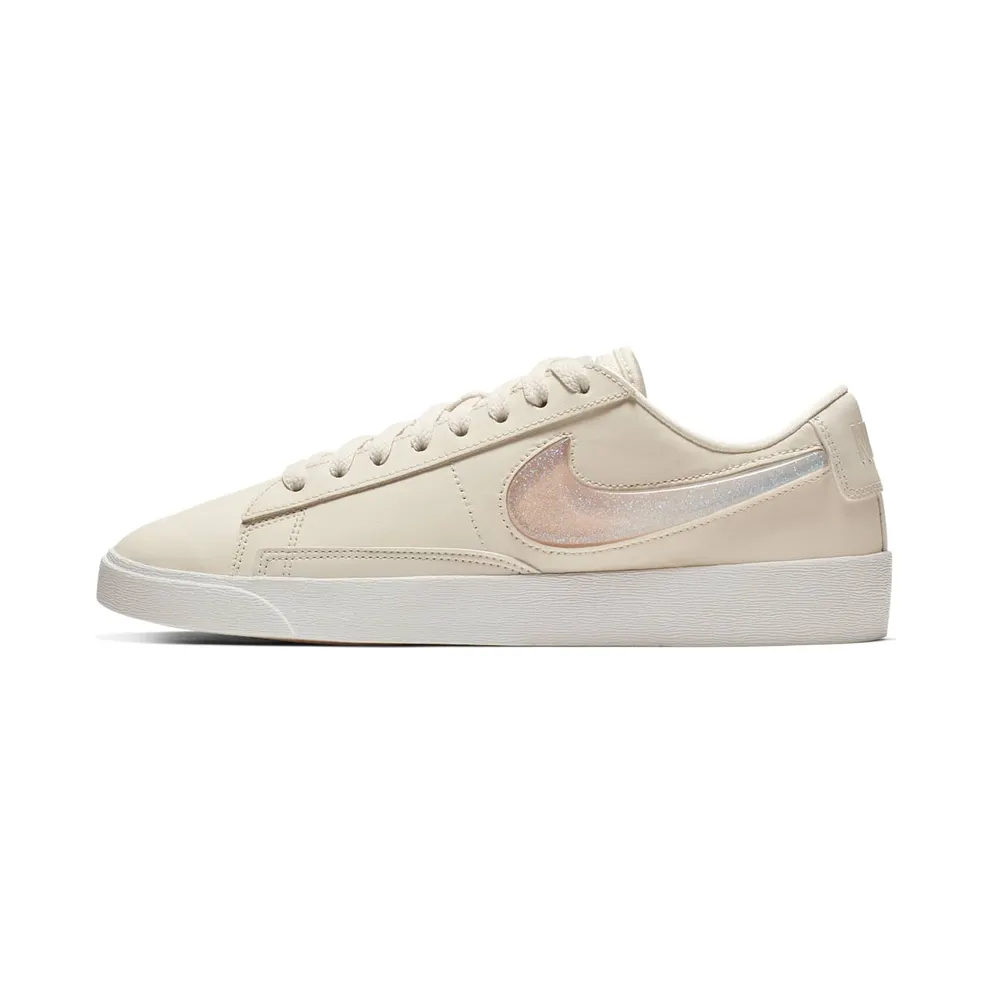 Nike Sportswear Blazer Low LX Damen Sneaker gelb (AV9371-100)