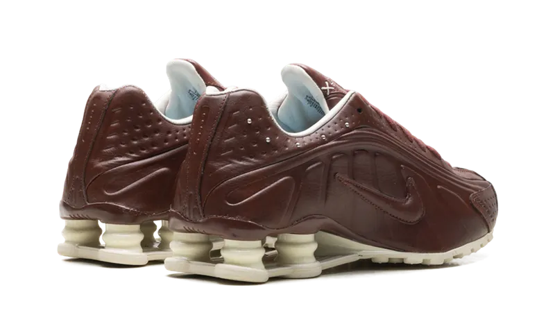Nike Shox R4 “Dark Pony” (IM6690-220)