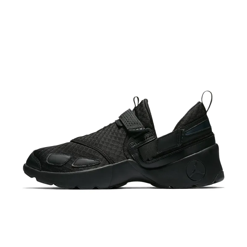 Jordan Trunner LX Triple Black Black/Black-Black (897992-020)