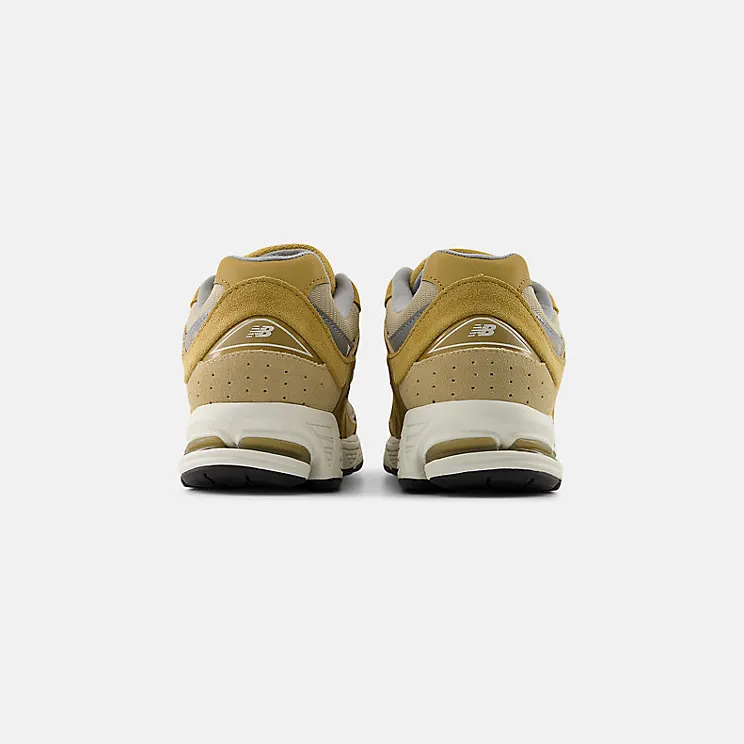 new-balance-2002r U2002RCE