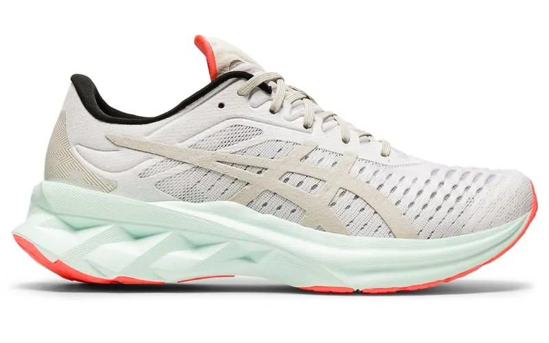 ASICS Novablast Sps (1022A378-100)