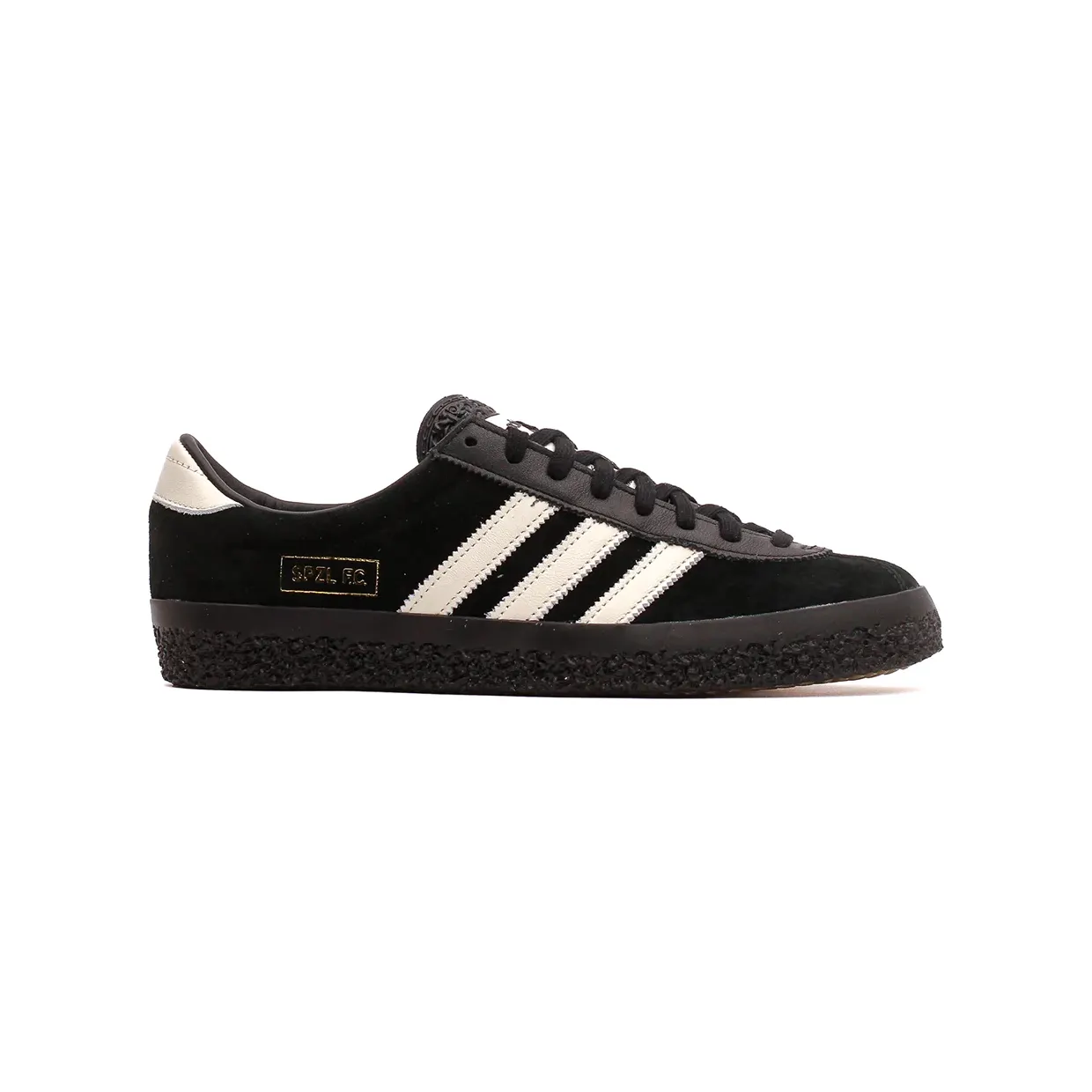 adidas Gazelle SPZL F.C. “Core Black”: zwart op zwart, met één gouden detail
