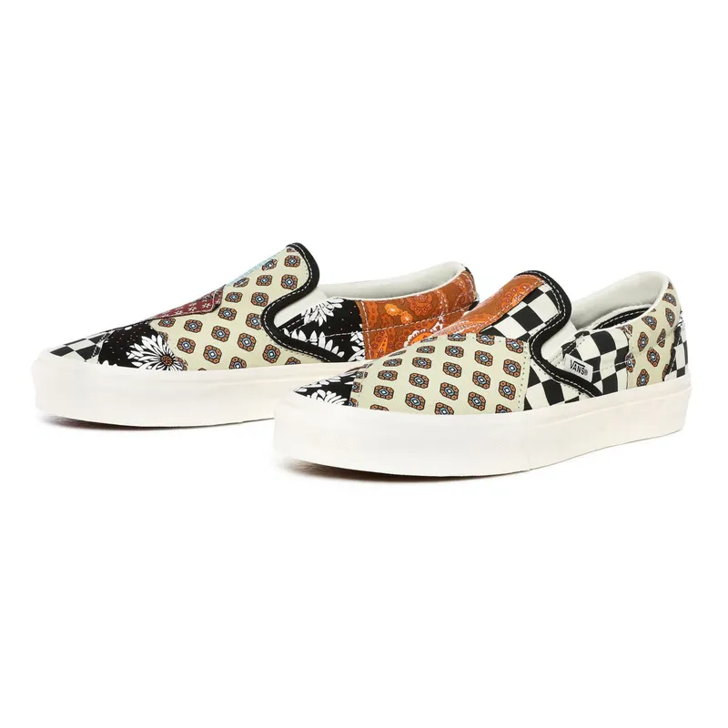 Vans Classic Slip-On ‘Tiger Patchwork’ Black/True White (VN0A4U381IO)