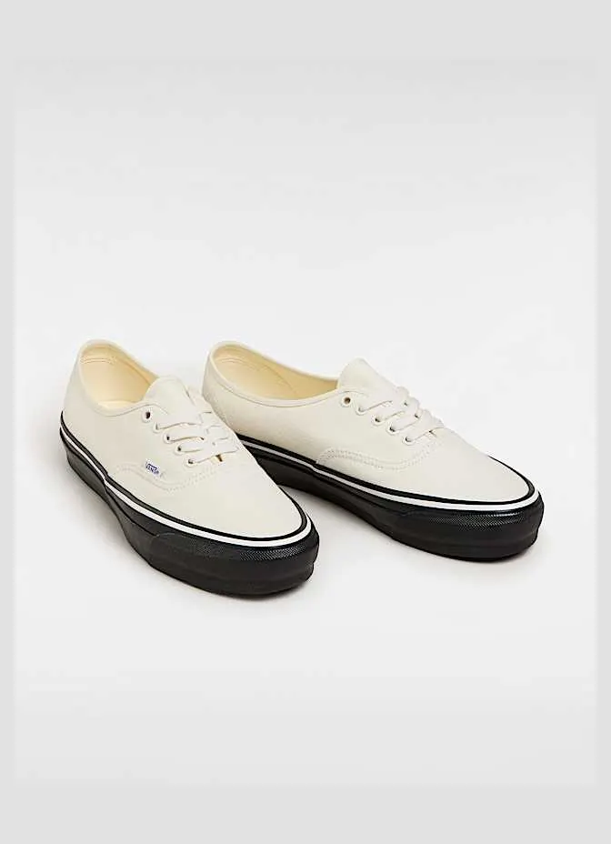 Vans Premium Authentic White Black Midsole (VN000EBNYB2)