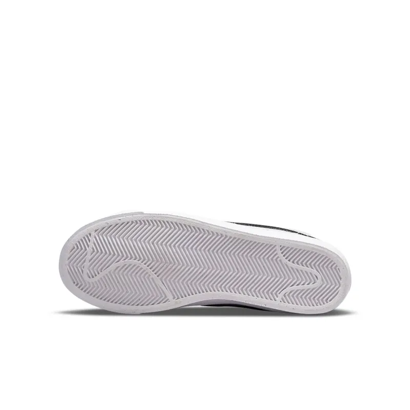 Nike Blazer Older Kids’ White (DR7893-100)