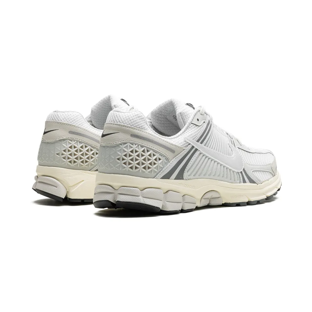 Nike Zoom Vomero 5 “Platinum Tint” (HF0731-007)