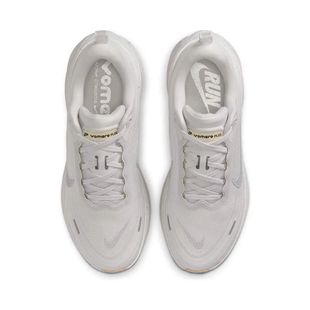 Nike Vomero Plus “Speckle Vast Grey Wolf Grey” (IO4323-001)