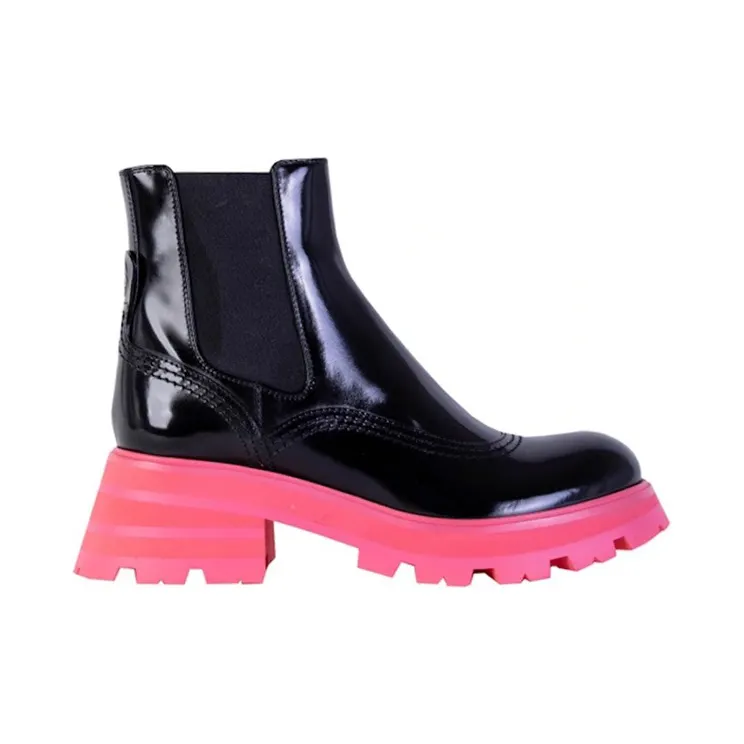 Alexander McQueen Wander Chelsea Boots Black Pink (666368WHZ8C1486)
