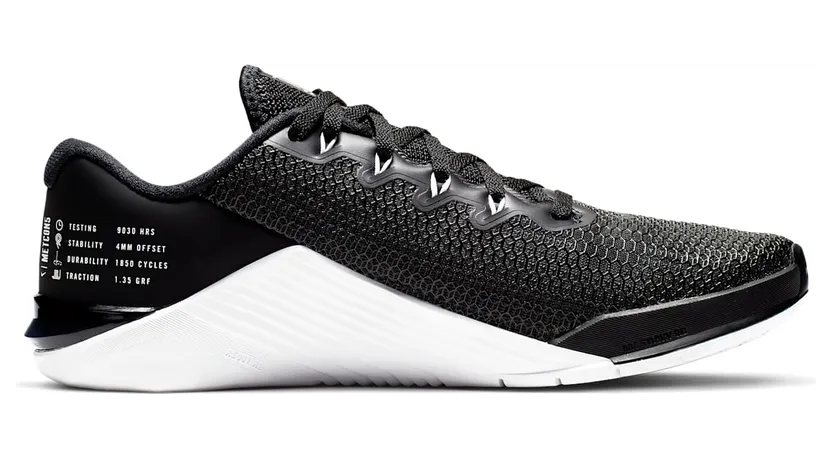 nike-metcon AO2982-010