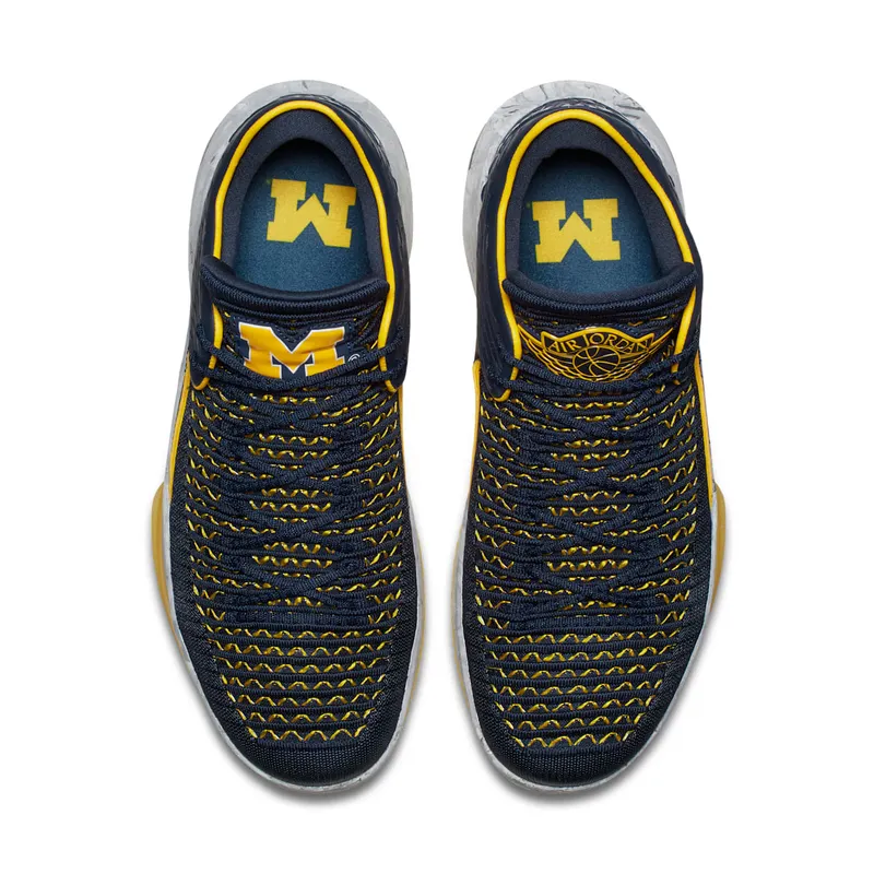 Jordan XXXII Low Michigan College Navy/Metallic Silver-White-Amarillo (AA1256-405)