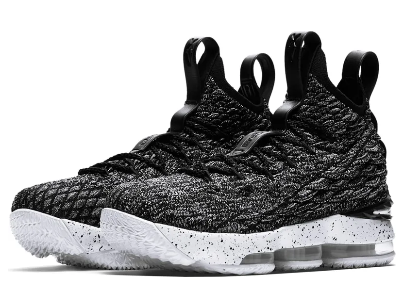nike-lebron-15 922811-002