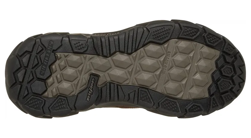 skechers-relaxed-fit 205680_BRN