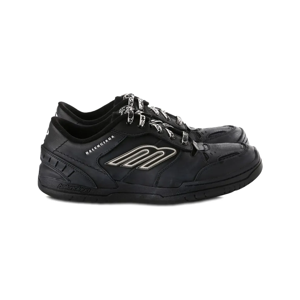 Balenciaga Hamptons Worn-Out “Black” (841765 WCURB 1000)