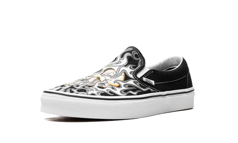 Vans Classic Slip On “Flame Skull” (VN0009Q7BMX)
