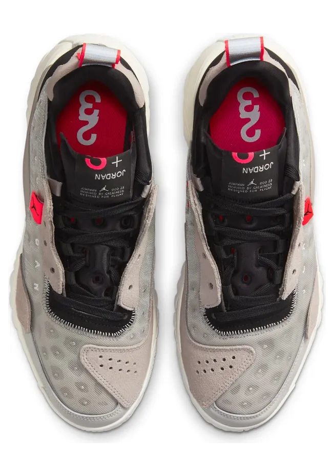 air-jordan-delta CV8121-005