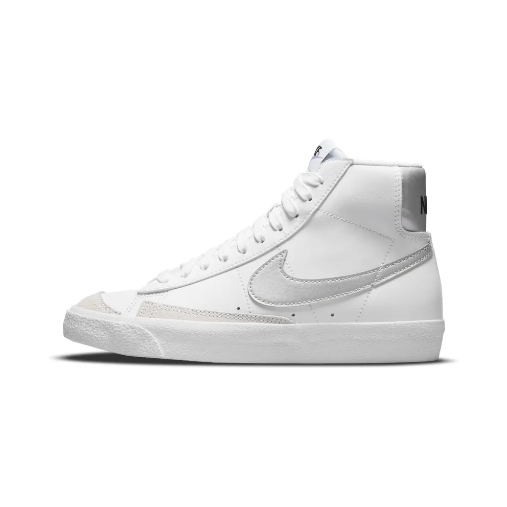Nike Blazer Mid ’77 “White / Black / Lilac / Metallic Silver” (DA4086-101)