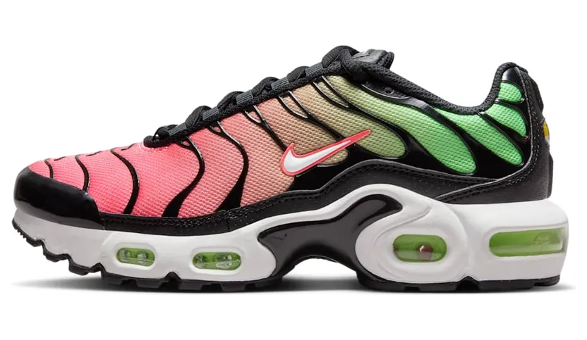 Nike Air Max Plus “Black / Green Strike / Flash Crimson / White” (CD0609-010)