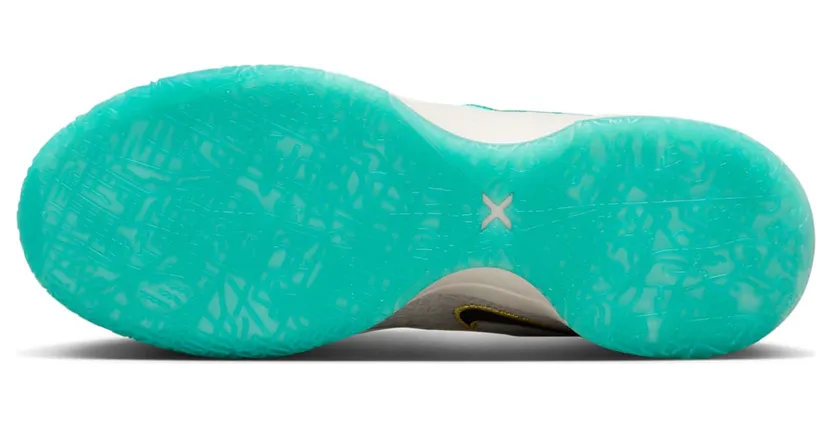 nike-zoom FJ1566-101