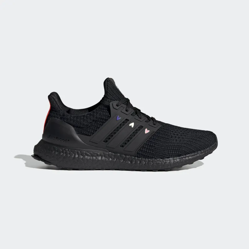 Adidas UltraBoost 4.0 DNA ‘Black Hearts’ Core Black/Core Black/Gold Metallic (GZ9227)