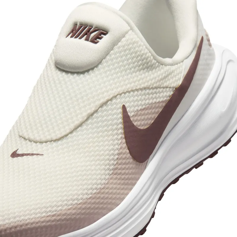 Nike Revolution Phantom / White / Silt Red / Tattoo (HQ2415-002)
