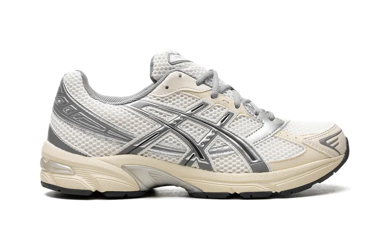 Asics GEL-1130 “Cream Clay Grey”: tonal dressing op z’n best (5)