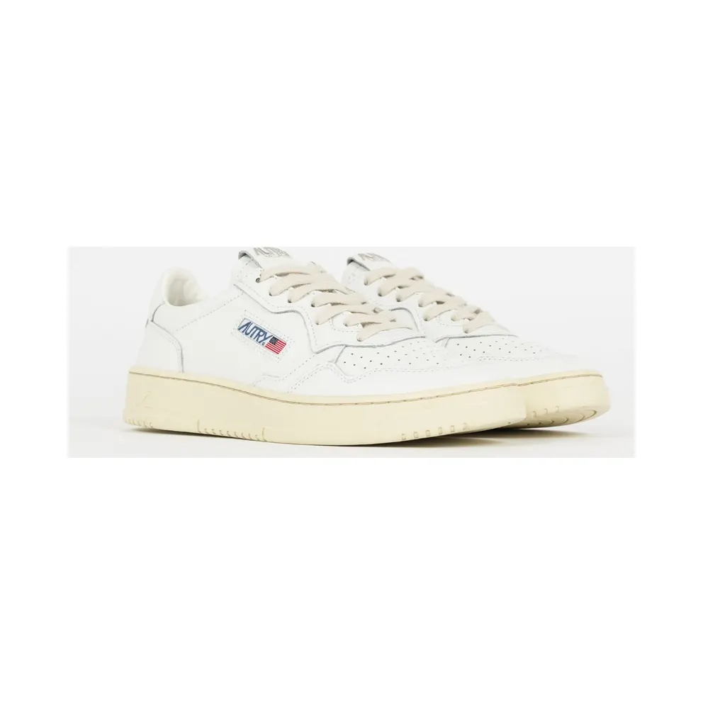 Autry Medalist Low LL15 “White” (AUL-LL15-WHT)