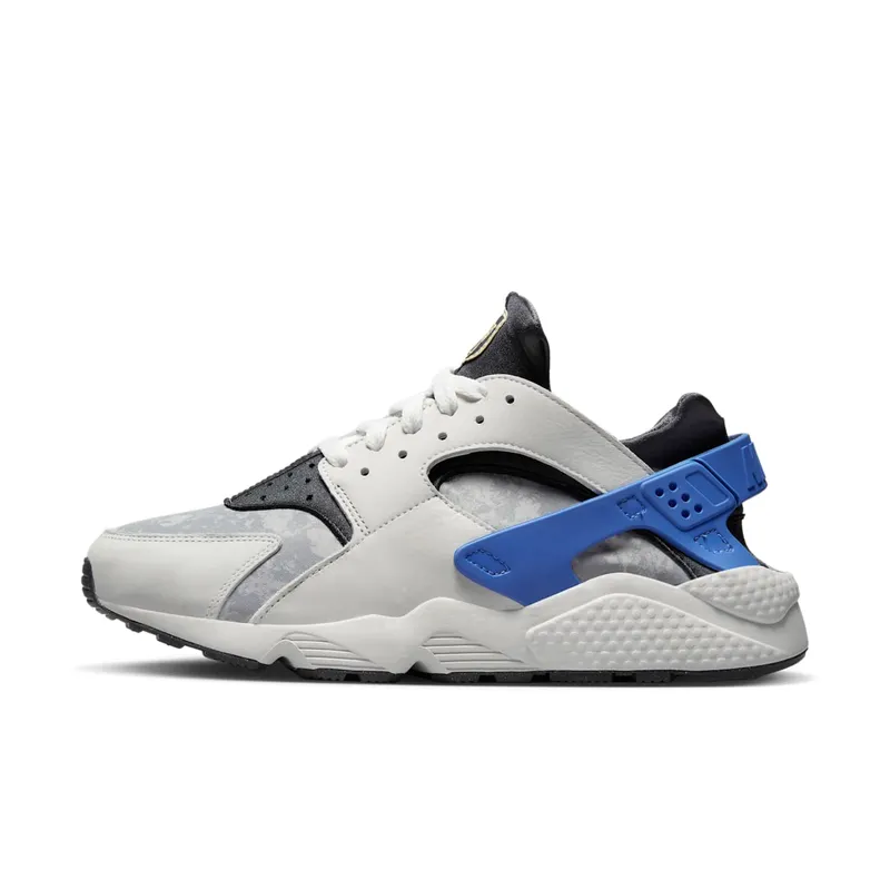 Nike Air Huarache “Social FC” (DR0286-100)