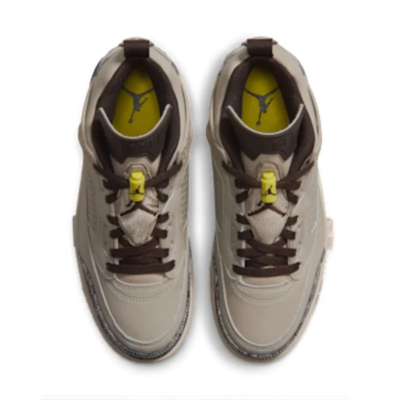 De Jordan Spizike Low ruilt olifantenprint voor camo (IV4403-200) (4)