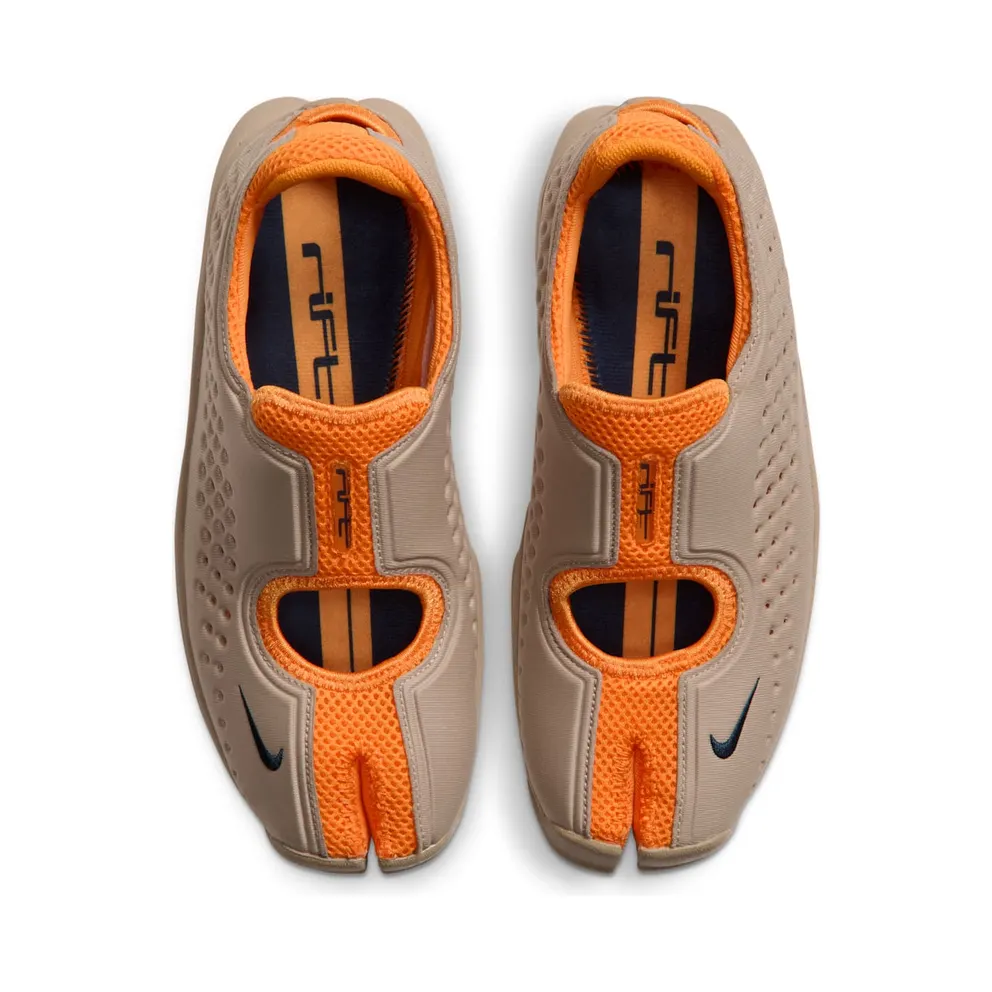 Nike Rift 2 – “Yukon Tan / College Navy / Vivid Orange” (IQ8006-201)